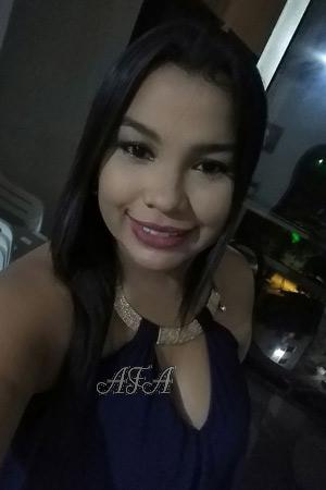 176246 - Paola Age: 28 - Colombia