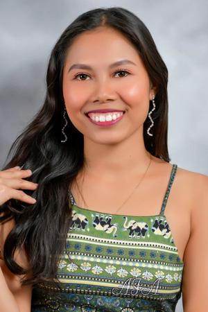 223136 - Lea Age: 26 - Philippines