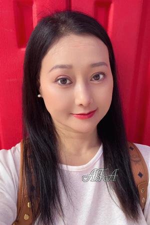 225137 - Lily Age: 51 - China